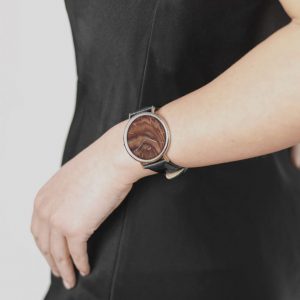 Simplicity has great power! The Watch - Blend - Muscato - Silver - Black Strap proves that originality never goes out of style.