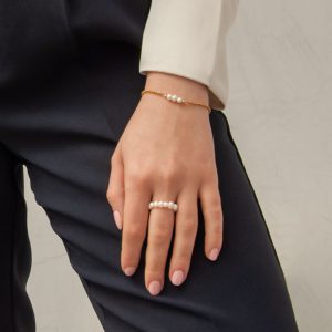 ring with pearls